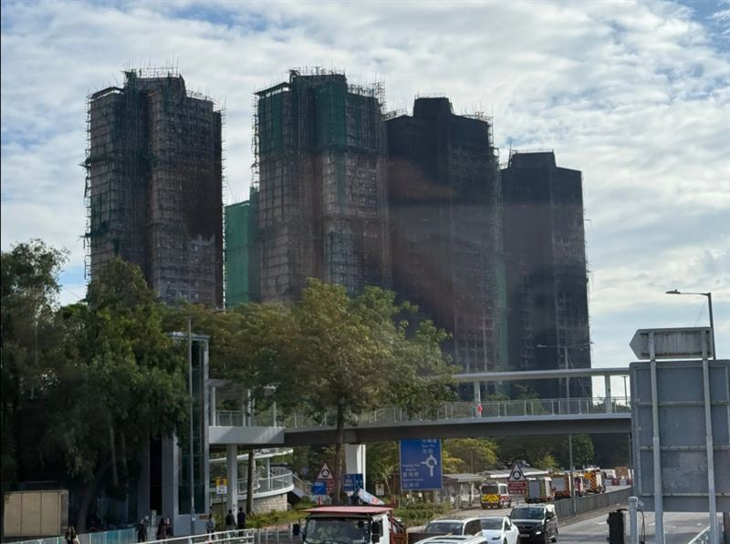 負責安置罹難者的九龍殯儀館也表示，來自台灣的遺體修復師已獲入境處特批簽證，預計本周將抵達香港。（圖／翻攝自Threads @wongsunghoo）