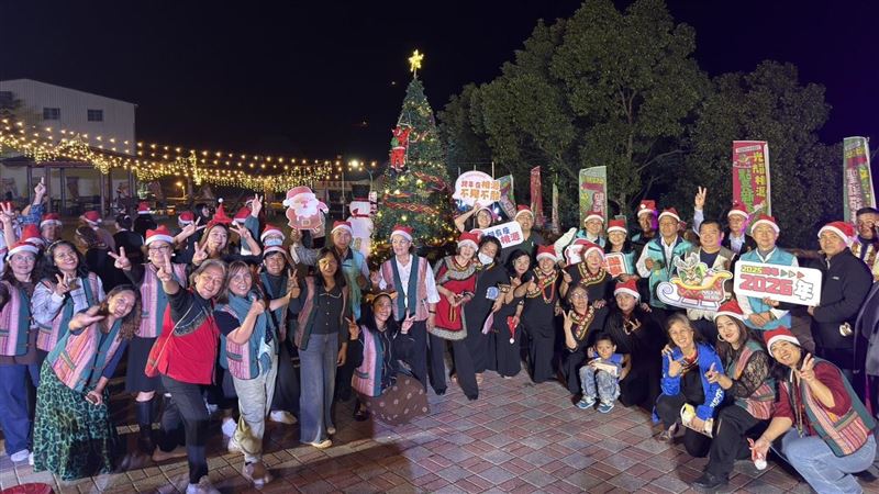 聖誕點燈!教會齊聚桃源區獻溫暖祝福