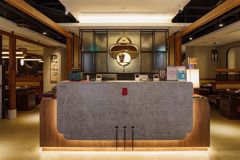 鼎王台北長安東店雅緻氣韻揉合都市美學設計。（圖／品牌業者提供）