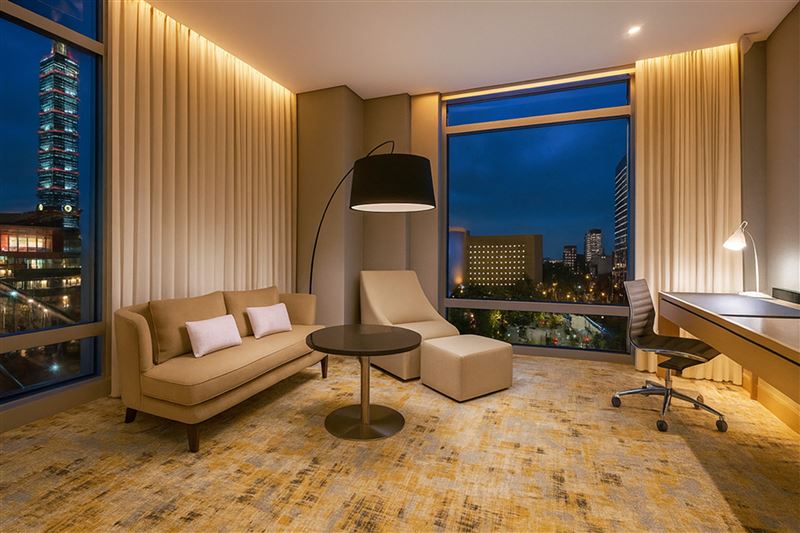 台北寒舍艾美酒店「聖誕心禮」景隅套房。（圖／飯店旅宿業者提供）