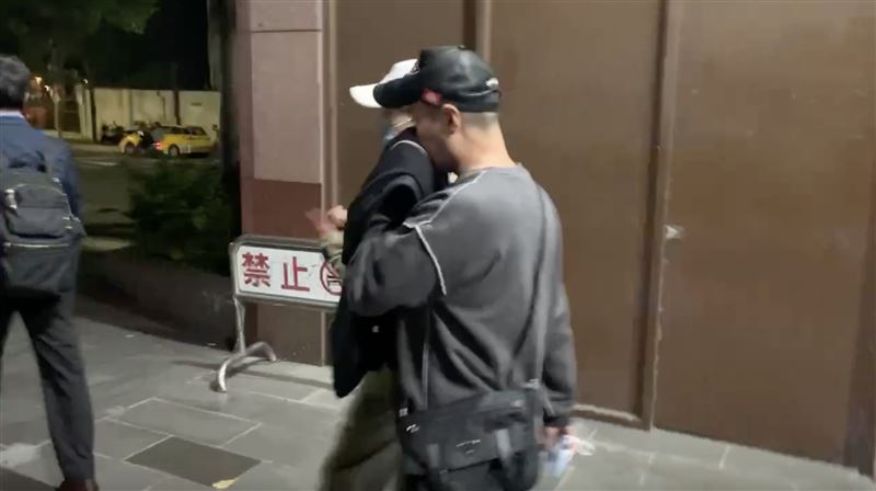 經檢方訊問後，共有5人分別諭令30萬至100萬元交保。（圖／翻攝畫面）