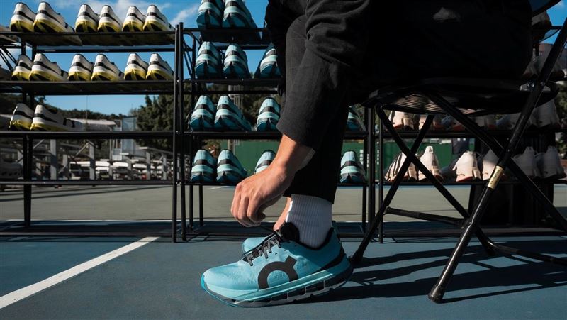 On昂跑舉辦台灣首場夜跑嘉年華，吸引超過300名跑者共襄盛舉。從競速賽、補給服務到試穿體驗，打造一場結合運動、娛樂與社群的城市型賽事，展現品牌如何與跑者一起跑、一起夢想。（圖／On昂跑提供）