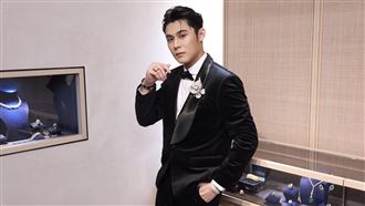 皇室珠寶15億震撼登場！陳奕壓軸發光走秀