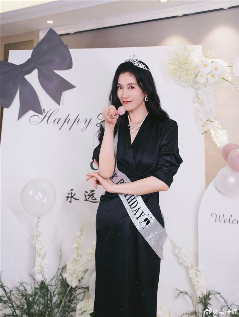 47歲女星溫崢嶸曾在《雁回時》與陳都靈飾演母女。（圖／翻攝自微博）