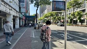 近年民眾對搭乘交通工具的風險意識提升，為強化民眾通勤過程中的意外保障，「南山人壽金利HIGH利率變動型終身保險（定期給付型）」讓被保險人自保險年齡16歲起，即可享有大眾運輸意外身故保險金，補足意外風險帶來的保障缺口，建構更完整的風險防護。（圖／記者余國棟攝影）