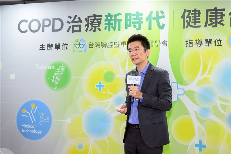 林先和所長指出,COPD死亡人數恐被嚴重低估,經GBD死因校正後的年齡化標準死亡率較原先高出 4.5 倍。(圖/台灣胸腔暨重症加護醫學會提供)