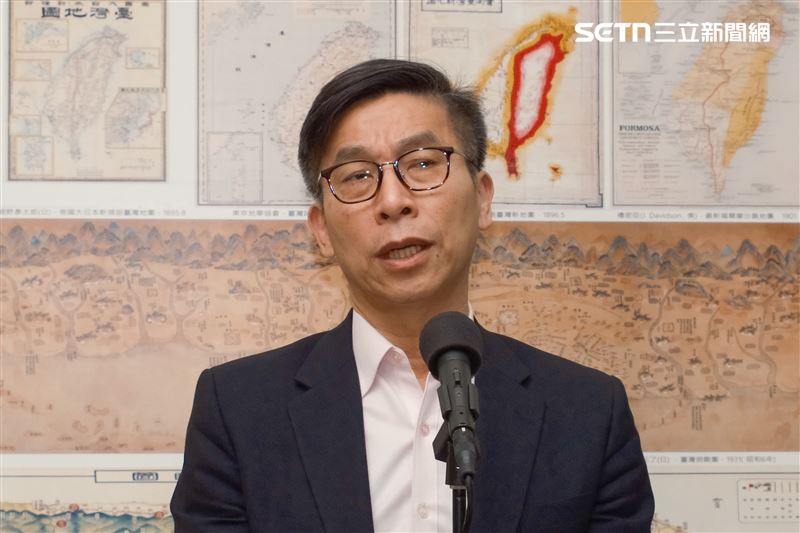 鍾佳濱表示，若依照國民黨的提案內容一律將助理費視為「薪資的補充」，恐怕會讓立委薪酬超乎社會認可的程度。（圖／記者楊士誼攝影）