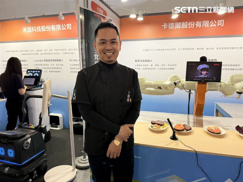 彡食亭鐵板燒楊老闆。（圖／記者李育道攝影）