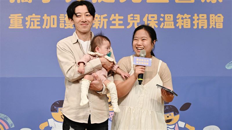 她出生就住院8個月 重症保溫箱成第一個家