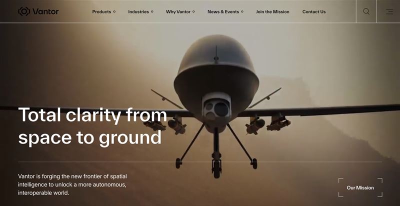 漢翔與美國Vantor簽署Raptor Guide技術授權，導入無需GPS也能絕對定位的精準導航技術，定位誤差低於7公尺，符合國防部對抗干擾、量產化無人機需求，未來將整合至漢翔自研平台，打造台灣無人機韌性導航生態系。（圖／翻攝自Vantor 網站）