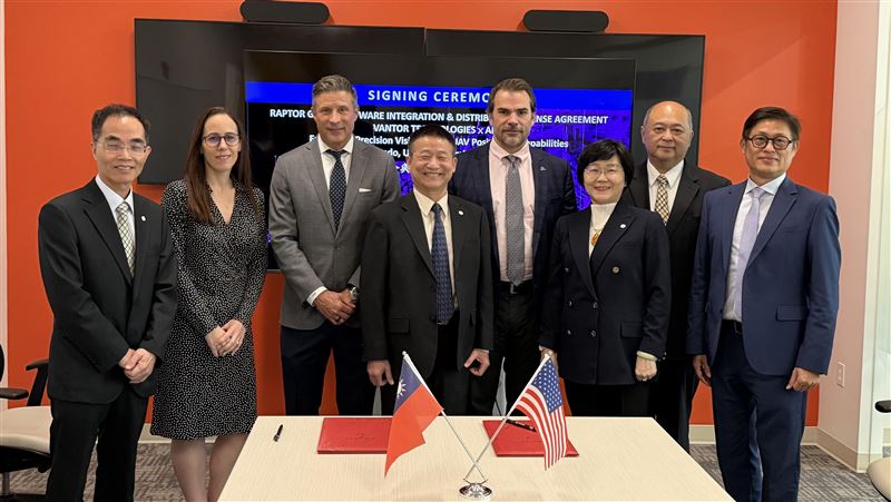 漢翔與美國Vantor簽署Raptor Guide技術授權，導入無需GPS也能絕對定位的精準導航技術，定位誤差低於7公尺，符合國防部對抗干擾、量產化無人機需求，未來將整合至漢翔自研平台，打造台灣無人機韌性導航生態系。（圖／漢翔提供）