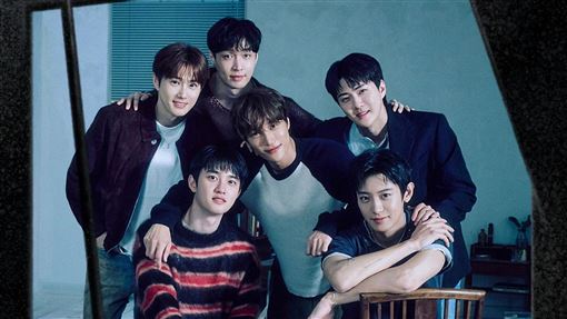 EXO六人合照首曝光！張藝興歸隊2事爆爭議