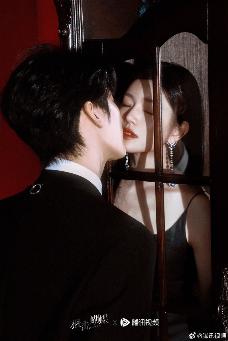 陳妍希和周柯宇實際年齡相差19歲，讓不少觀眾期待劇中兩人火花將會如何呈現。（圖／翻攝自微博）