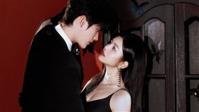 陳妍希和周柯宇在劇中上演姐弟戀。（圖／翻攝自微博）