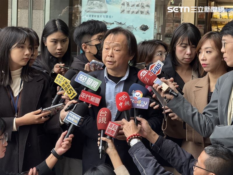 民進黨立委王世堅出席中常會前受訪（圖／記者劉秀敏攝影）