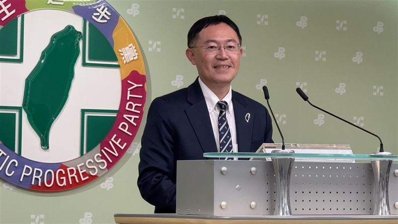 卓冠廷、戴瑋姍辭綠發言人 接任者確定了