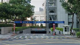 新北市2名已婚公務員在市府地下停車場偷情。（圖／翻攝自Google Map） 