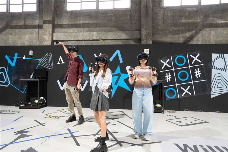 《歡迎來到霹靂宇宙大戲院》XR走動式展演將於12/4開展。（圖／宏達電提供）