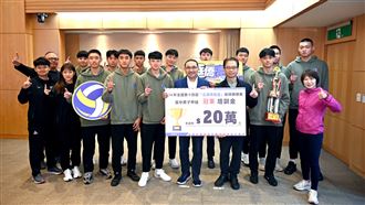 華僑高中全勝封王！勇奪男子甲組冠軍