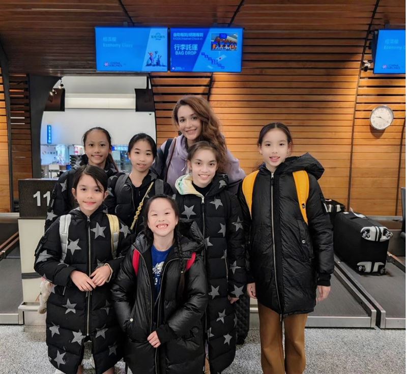 瑞莎帶領台灣小將，前往德國參加韻律體操比賽。（圖／翻攝自瑞莎 Larisa臉書）