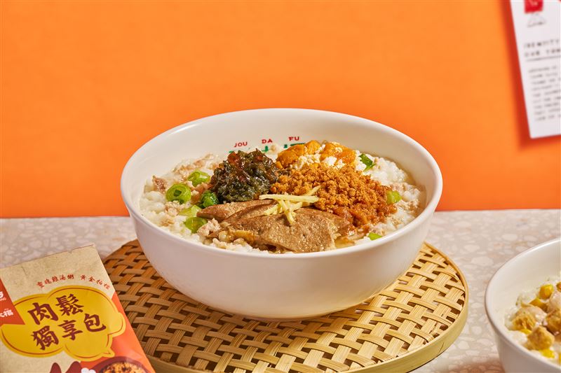 粥大福攜手新東陽推出「台味家常四寶粥」。(圖／粥大福提供）