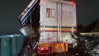 國一凌晨嚴重車禍「殘骸占全線」傷亡不明