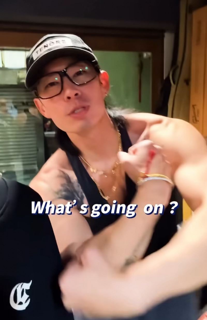 吳建豪秀出壯肌。（圖／翻攝IG）