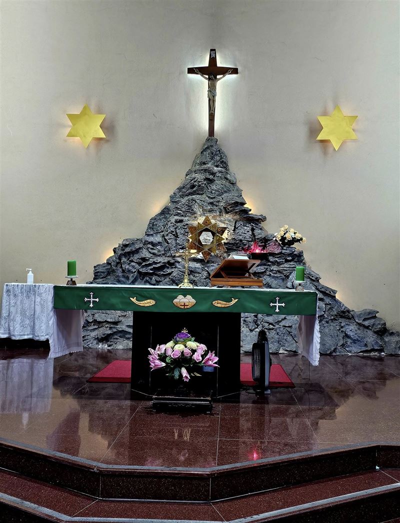 葉姓神父2022年任職於新竹市天主教加爾默羅聖衣聖母堂時，猥褻女教友。（圖／翻攝自臉書）