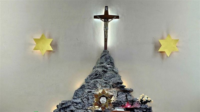 女教友教堂尋慰藉 神父隔褲摸骨猥褻3次