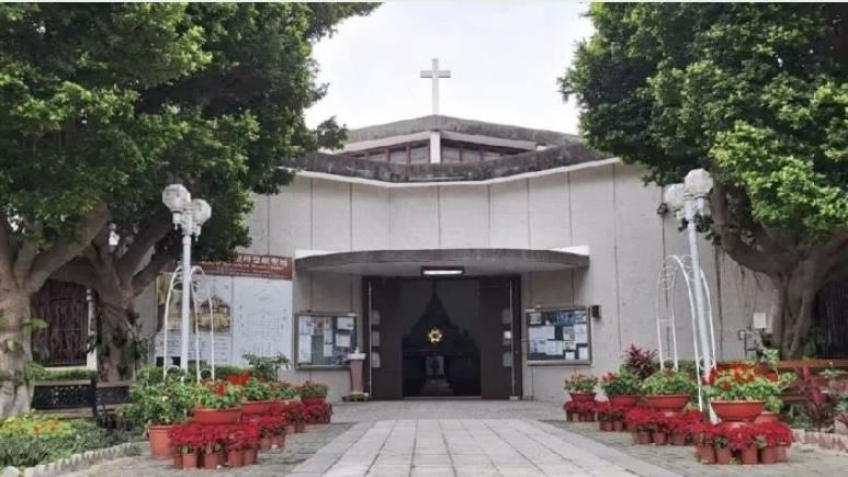 新竹神父隔褲摸骨得逞3次 最慘下場曝