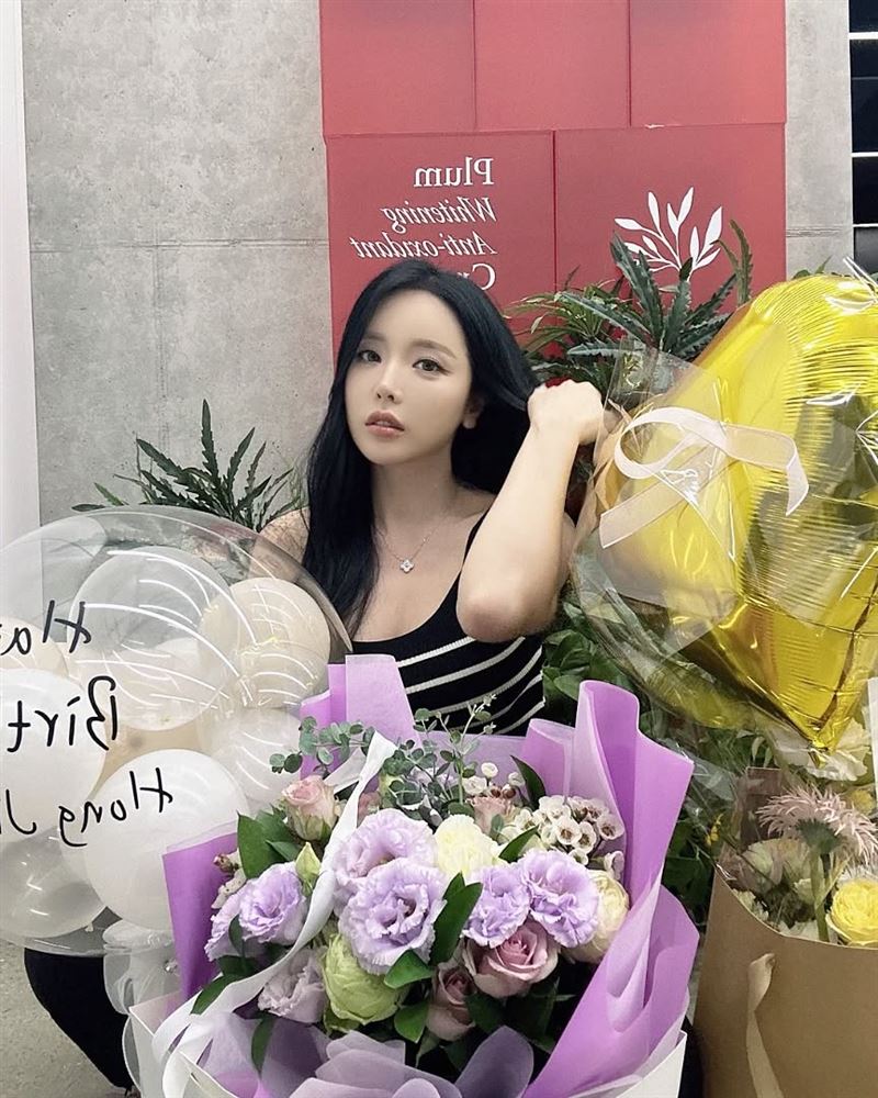 40歲韓國女星洪真英5年前因論文抄襲形象一落千丈。（圖／翻攝自洪真英IG）