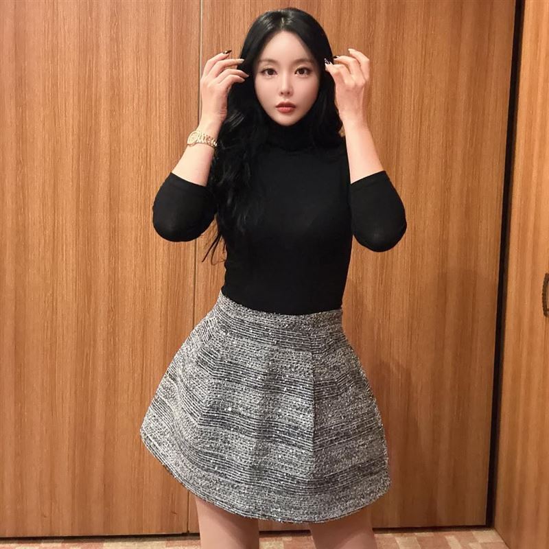 韓媒震驚表示認不出。（圖／翻攝自洪真英IG）