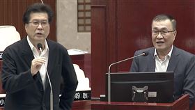 被問何時請辭，進駐新北選市長？李四川則笑著說「你還沒有請我，我不會這麼早走」。（圖／翻攝自台北市議會）