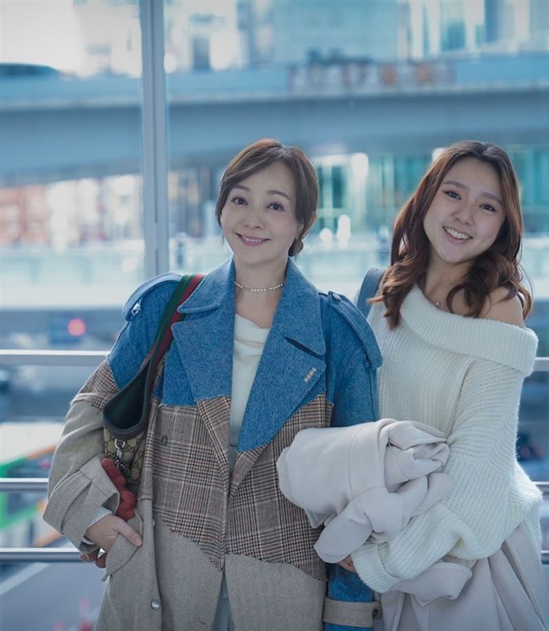 王仁甫和季芹的女兒滿19歲，全家一起開心慶生。（圖／翻攝自季芹IG）