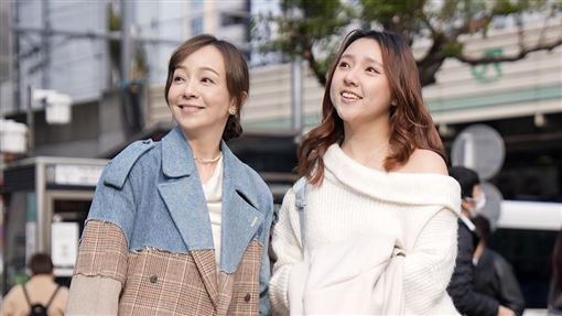 季芹愛女19歲慶生大方露臉！像媽媽長超正