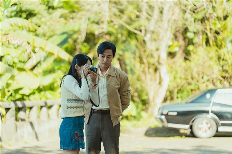 《那張照片裡的我們》振永（右）、李沐（左）、宋柏緯譜出三角戀。（圖／瀚草文創GrX STUDIO提供）