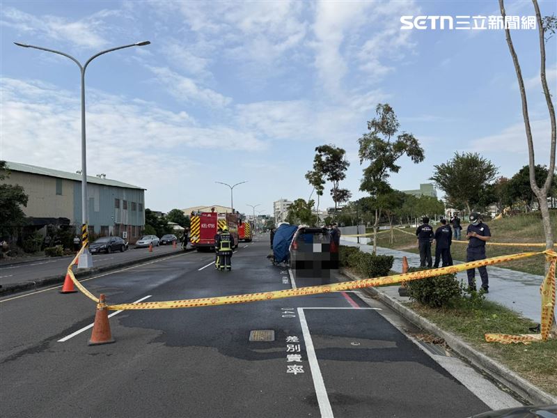 新／台中某公園轎車突竄火　男駕駛成焦屍