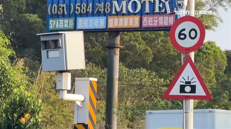 車主違規超速高達51公里遭裁罰，不服提出上訴，警方證實測速標誌設置地點與行進方向不同，法院撤回罰單。(圖／資料照)