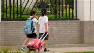 喊救命沒用？中國家長教孩子「狠招」自救