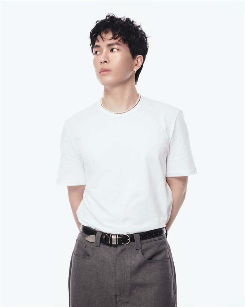 政學為了補貼生活費，創作〈是你〉意外狂吸3千萬次點閱。（圖／無有文化提供）