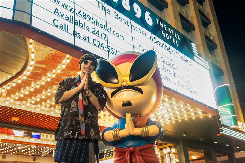 黃明志開放自家飯店作泰南洪災避難所。（翻攝黃明志臉書）