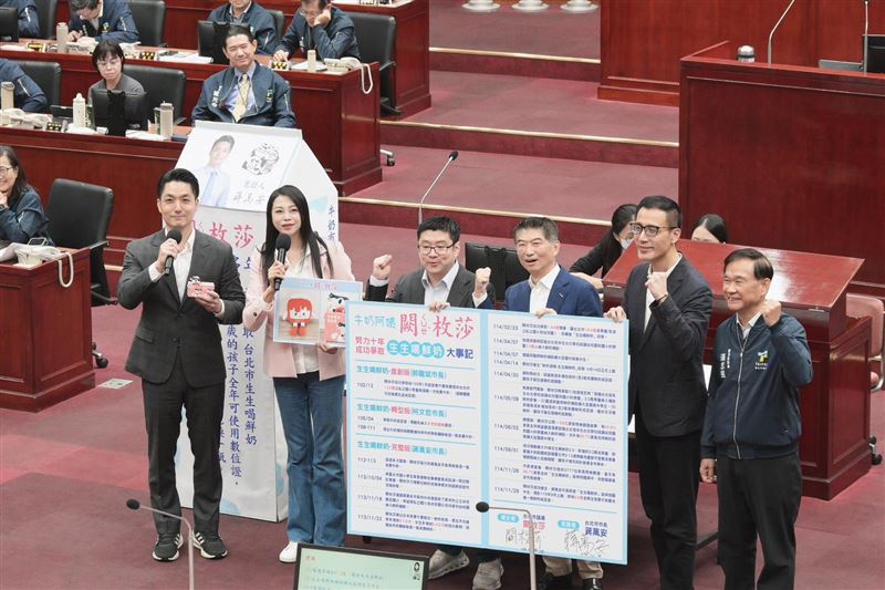 闕枚莎十多年堅持，成功推動生生喝鮮奶，盼補助對象擴大至高中生。（圖／闕枚莎辦公室提供）