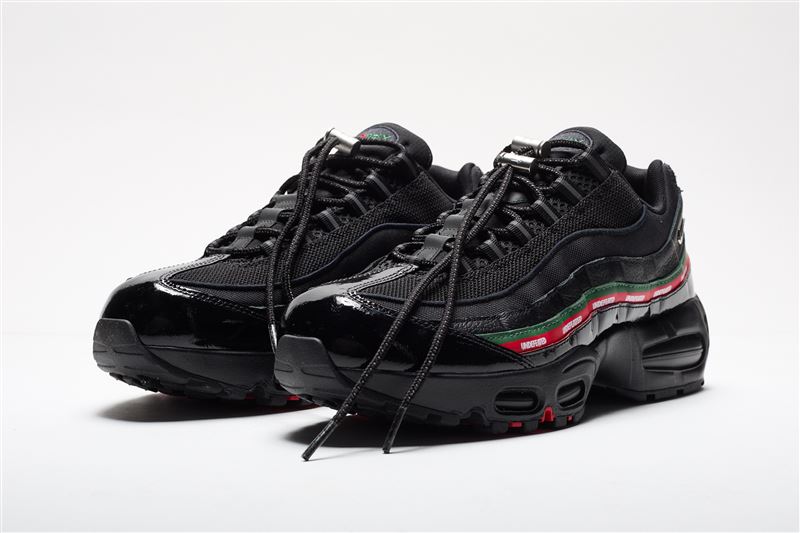UNDEFEATED x Nike Air Max 95「Black」。（圖／品牌業者提供）