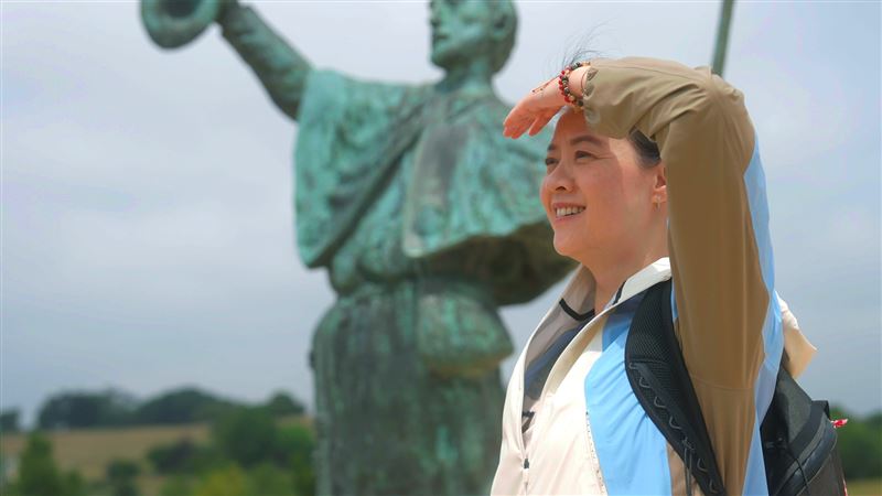 曾寶儀長途步行體驗西班牙朝聖之路。（圖／公共電視、新傳媒提供）