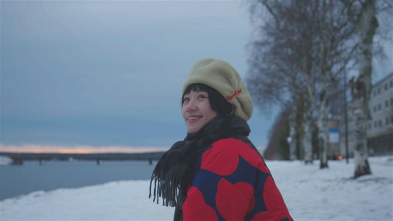 Lulu黃路梓茵踏上「全球最幸福國家」芬蘭的雪地旅程，尋找「幸福的定義」。（圖／公共電視、新傳媒提供）