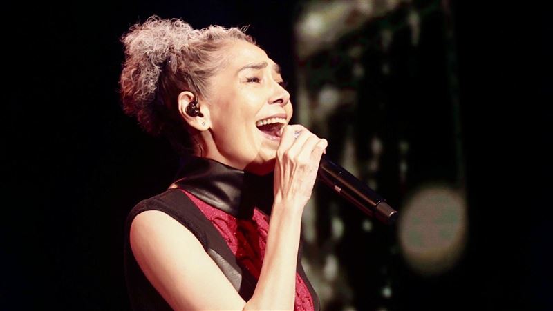 賴佩霞用AI復活母親！再次相見當場淚崩