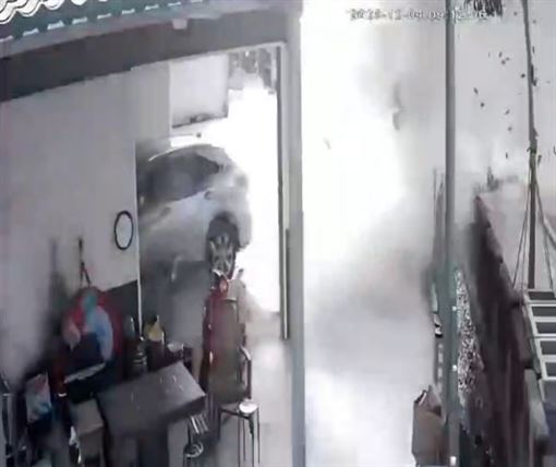 嚇！打靶砲彈射進民宅　議員：火藥已40年