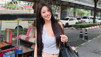 蔡瑞雪身材再進化　撩衣大露性感川字腹肌