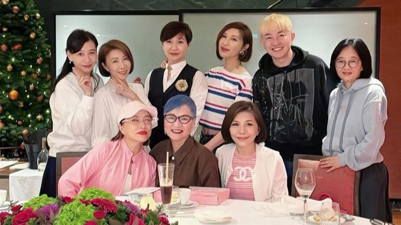 利菁聚會合照「驚見6天后同框」震撼全網