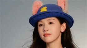 陳都靈微博3日曬出新照。（圖／翻攝自微博）